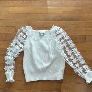 Chic White Floral Sleeve Sweater